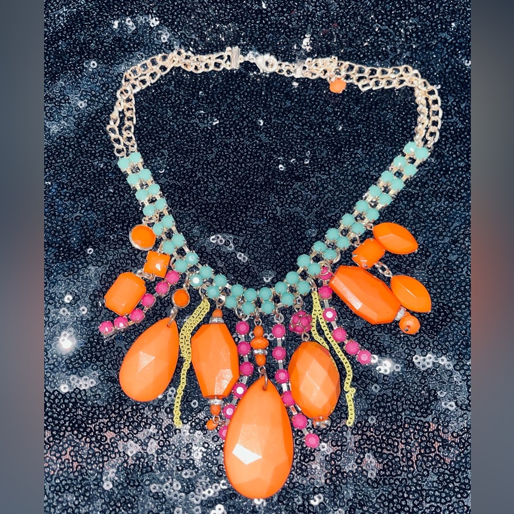 GREEN PINK GREEN STATEMENT BIB NECKLACE.